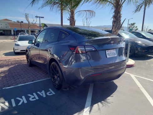 Used 2020 Tesla Model Y Long Range image 4