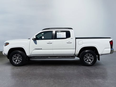 Used 2019 Toyota Tacoma SR5 AWD/4WD image 6