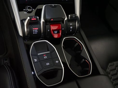 Used 2019 Lamborghini Urus AWD/4WD image 28