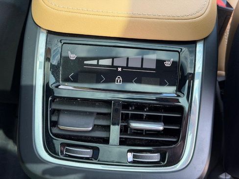 Certified 2023 Volvo XC90 B6 Ultimate w/ Protection Package Premier AWD/4WD image 16