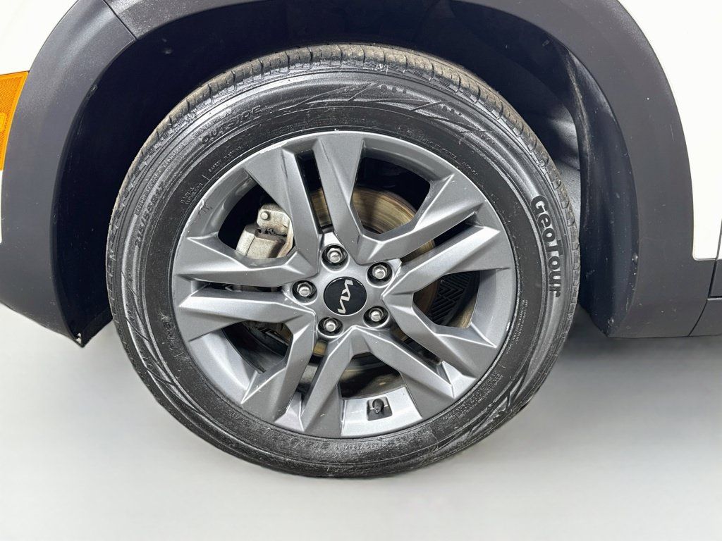 Used 2022 Kia Seltos S FWD image 31