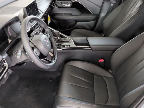 Used 2025 Acura ADX FWD image 17