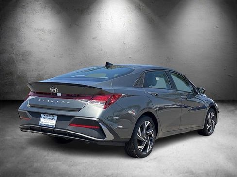 New 2025 Hyundai Elantra Sport image 5