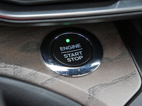 Used 2020 Ford Explorer Platinum w/ Premium Technology Package image 30