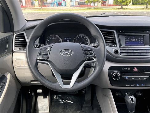 Used 2017 Hyundai Tucson SE AWD/4WD image 5