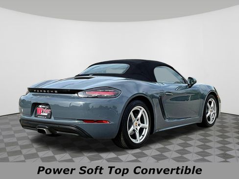Used 2017 Porsche 718 Boxster RWD image 6