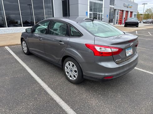 Used 2012 Ford Focus SE FWD image 3