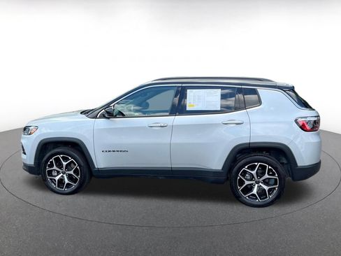 Used 2025 Jeep Compass Limited AWD/4WD image 9