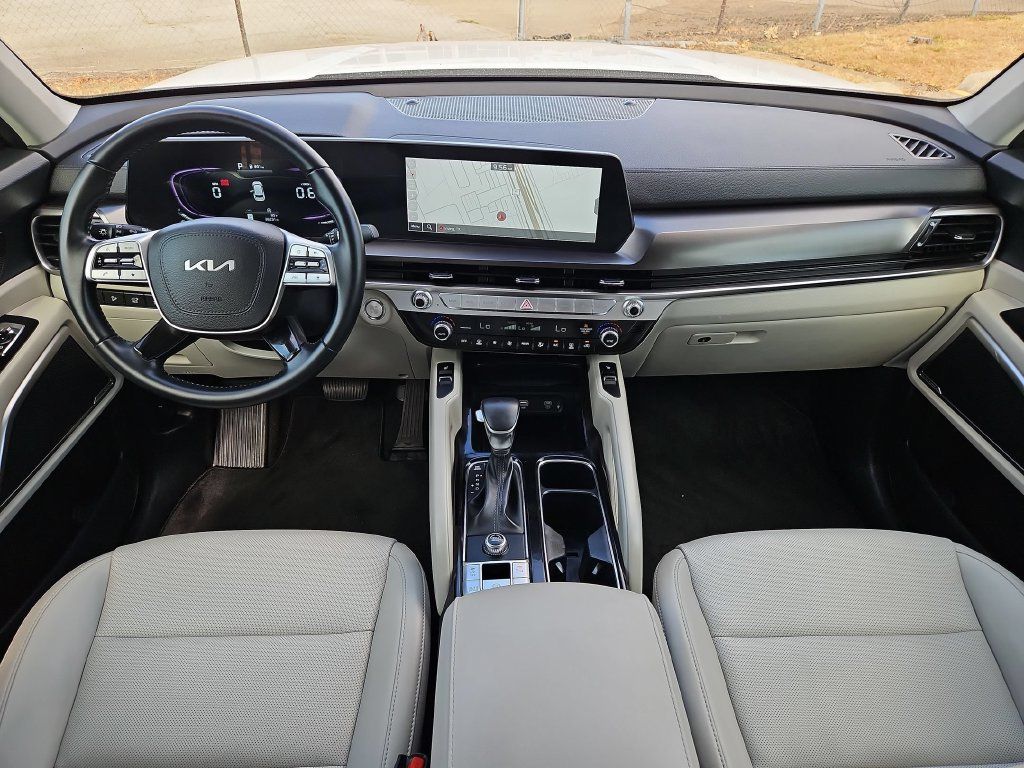 Used 2025 Kia Telluride S FWD image 26
