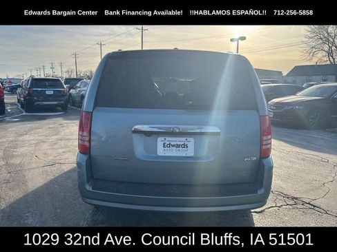 Used 2008 Chrysler Town & Country Touring w/ Entertainment Group #2 image 7