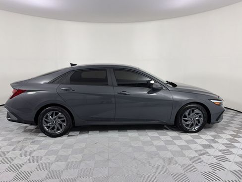 Used 2024 Hyundai Elantra SEL FWD image 8