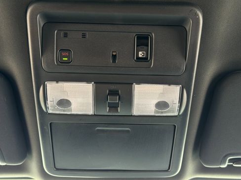 Used 2023 Nissan Titan PRO-4X AWD/4WD image 27