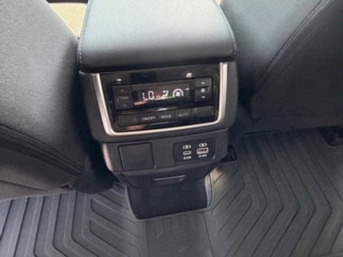 Used 2023 Subaru Ascent Premium w/ Convenience Package AWD/4WD image 25