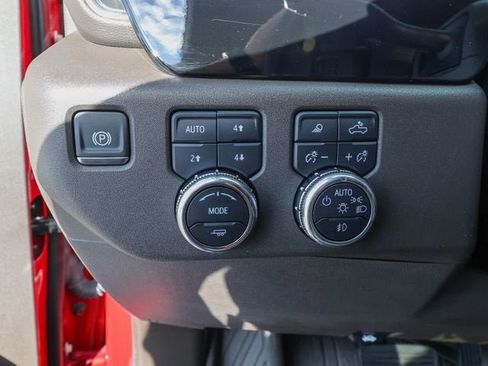 Used 2025 GMC Sierra 1500 SLT w/ SLT Premium Plus Package AWD/4WD image 21