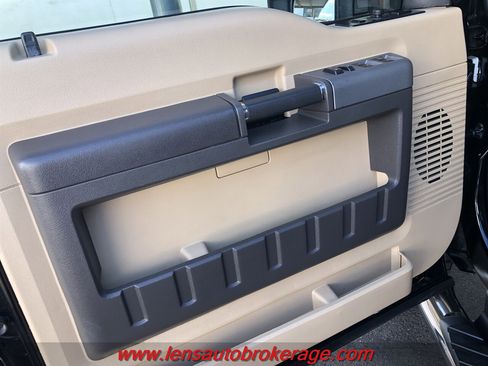 Used 2011 Ford F250 Lariat w/ Lariat Interior Pkg image 8