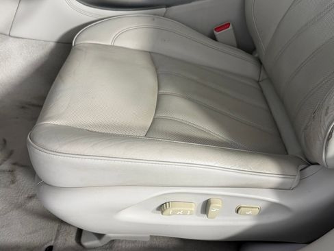 Used 2011 INFINITI M56 w/ Deluxe Touring Pkg image 13