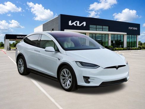 Used 2020 Tesla Model X Long Range AWD/4WD image 3