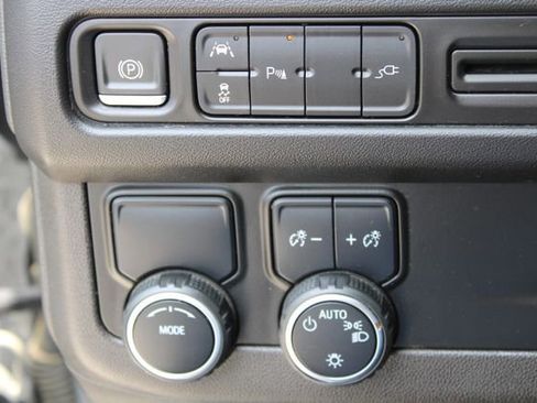 Used 2022 Chevrolet Tahoe LT image 24