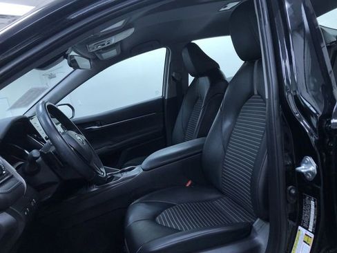 Used 2023 Toyota Camry SE image 11