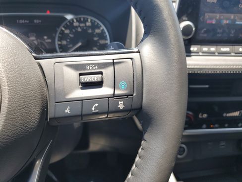 Used 2023 Nissan Rogue SV w/ SV Premium B Package image 20