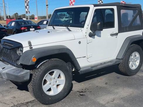 Used 2018 Jeep Wrangler Sport image 4
