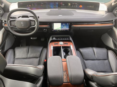 New 2025 Lincoln Navigator Black Label image 10