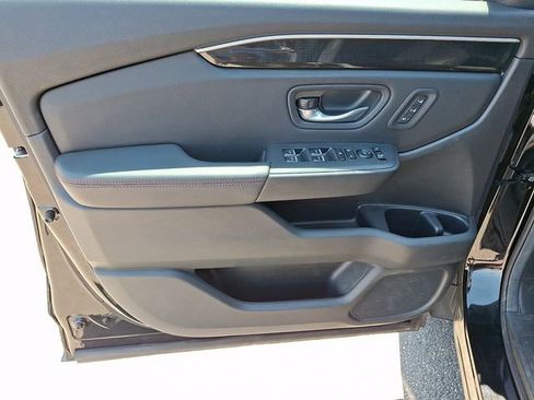Used 2025 Honda Pilot Black Edition image 8