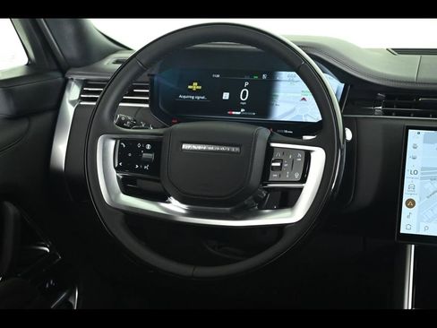 Used 2025 Land Rover Range Rover Long Wheelbase SE image 10