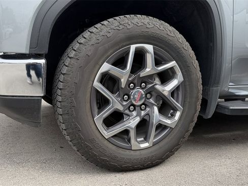 Used 2025 GMC Sierra 1500 SLT image 13