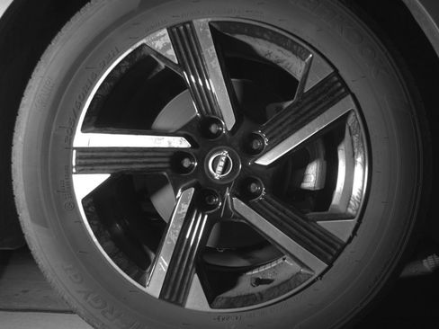 Used 2025 Nissan Sentra SV FWD image 16