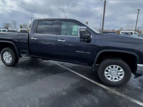 Used 2024 Chevrolet Silverado 2500 LTZ image 3