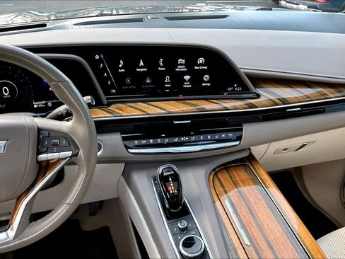 Used 2021 Cadillac Escalade ESV Premium Luxury Platinum image 6