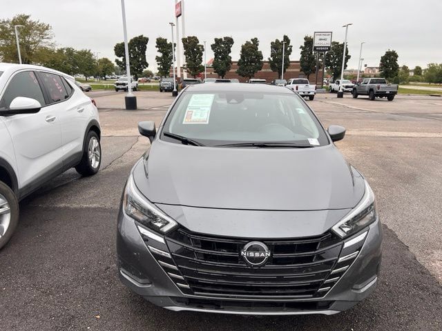 Used 2025 Nissan Versa SV FWD image 2