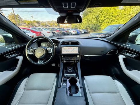 Used 2017 Jaguar F-PACE R-Sport AWD/4WD image 13