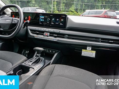 Used 2025 Kia K4 FWD image 24