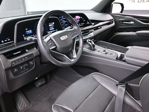 Used 2024 Cadillac Escalade Sport AWD/4WD image 18