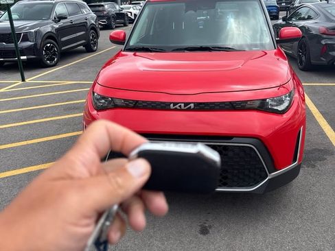 Used 2025 Kia Soul LX w/ LX Technology Package FWD image 1