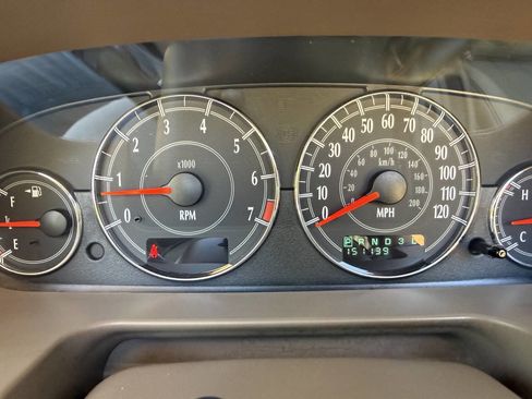 Used 2003 Chrysler Sebring LXi image 19