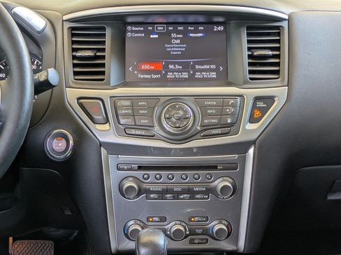 Used 2019 Nissan Pathfinder SL w/ SL Premium Package AWD/4WD image 18