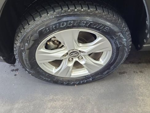 Used 2020 Toyota RAV4 XLE AWD/4WD image 11