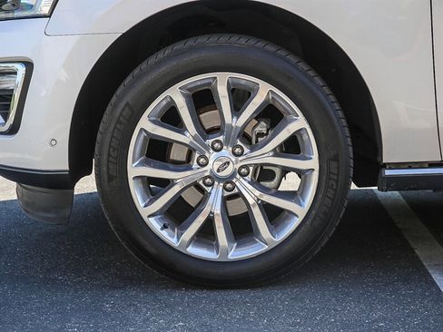 Used 2018 Ford Expedition Limited w/ Equipment Group 302A image 13
