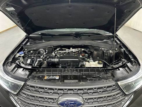 Used 2022 Ford Explorer XLT w/ Equipment Group 202A AWD/4WD image 26
