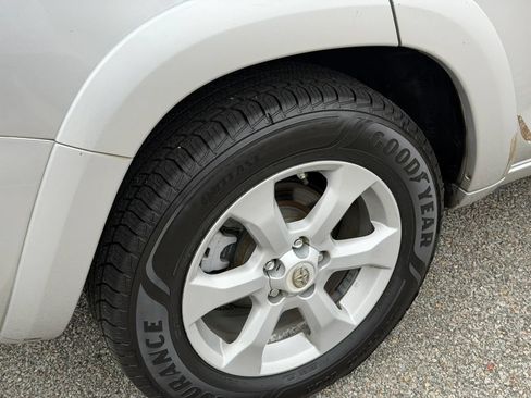 Used 2012 Toyota RAV4 Limited w/ Premium Plus Value Pkg AWD/4WD image 7