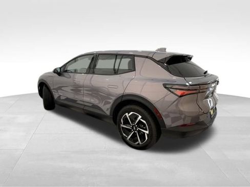 New 2026 Chevrolet Equinox EV LT image 2