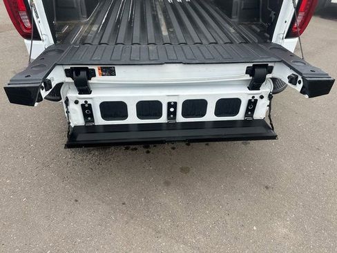 Used 2024 GMC Sierra 1500 AT4 w/ Technology Package AWD/4WD image 14