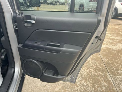 Used 2016 Jeep Patriot 75th Anniversary w/ Power Value Group FWD image 15