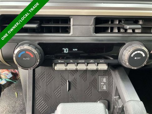 Used 2025 Toyota Tacoma TRD Sport image 18