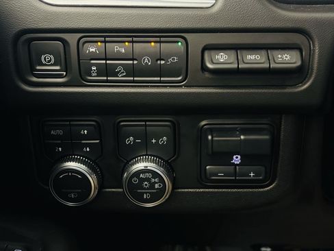 Used 2021 GMC Yukon XL AT4 w/ AT4 Premium Plus Package AWD/4WD image 57
