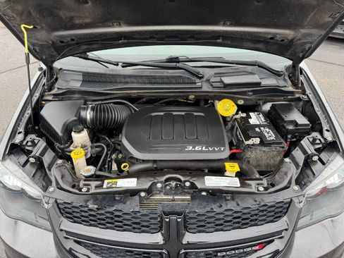 Used 2018 Dodge Grand Caravan SE FWD image 25