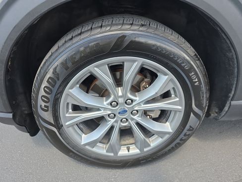 Used 2020 Ford Explorer Limited AWD/4WD image 32